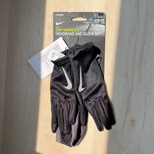 Nike Black and Gray Women's Headband and Glove Set